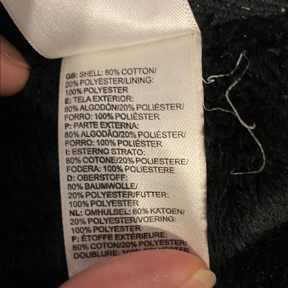 The North Face Women's Black Puffer Jacket, soft inside, good condition - Picture 6 of 9